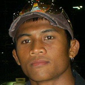 Buakaw Banchamek - Age, Family, Bio | Famous Birthdays