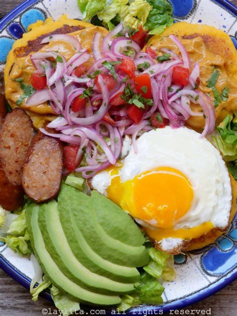 LLapingachos: Tortillas de papa rellenas de queso - Recetas de Laylita