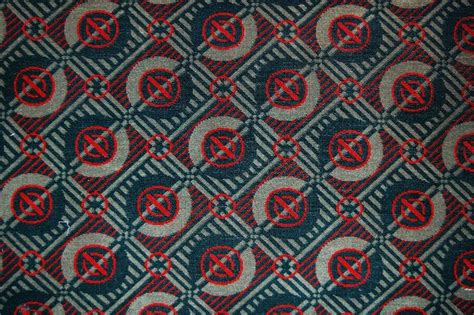 Roundel - Eddie Chapman for London Transport. in 'Moquette' fabric ...