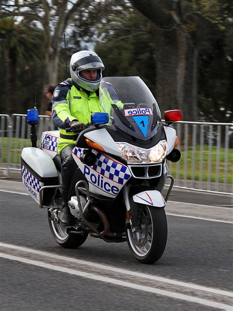 File:Victorian Police Motorcycle, Geelong, Aust, jjron, 30.9.2010.jpg - Wikipedia