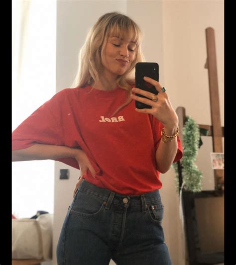 Photo : Angèle sur Instagram, le 17 décembre 2019. - Purepeople