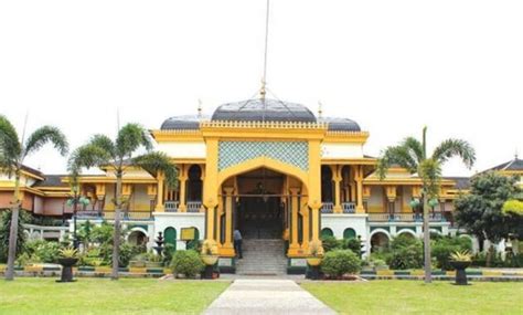 10 Gambar Istana Maimun Medan, Tiket Masuk Lokasi Sejarah Misteri Peninggalan Kerajaan Letak ...