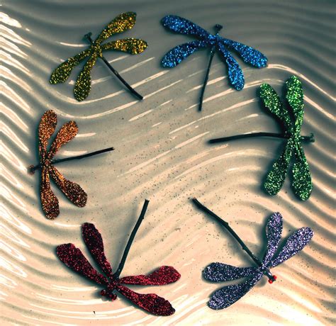 Twig and Toadstool: Delightful Dragonflys...A Twig Craft!