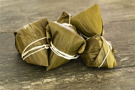 Zongzi with Sweet Red Bean Filling (红豆沙粽子) Recipe - Hungry for History