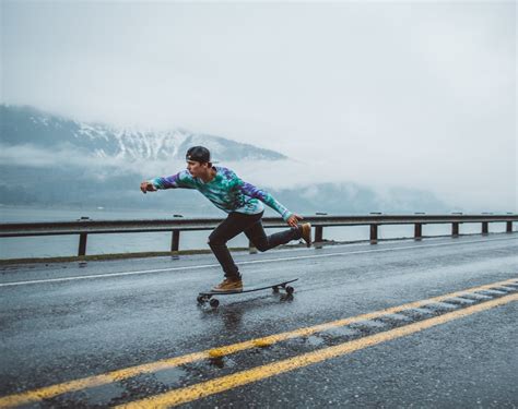 Skateboarding vs Longboarding: What's the Difference? – The Supply Network