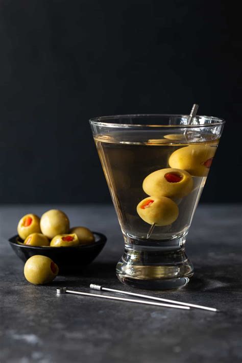 Gin Martini Recipe (Make classic cocktails at home!) - Garnish with Lemon