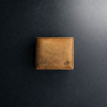 Luxury Leather Wallets & Money Clips | Bullstrap®