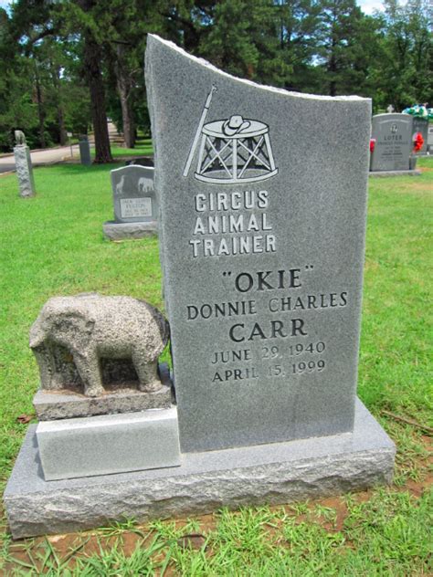 Under God's Big Top: Photos from the Circus Cemetery in Hugo, Oklahoma - Atlas Obscura