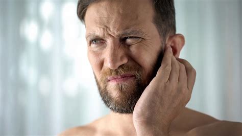 Itchy ears: 8 causes and how to get relief