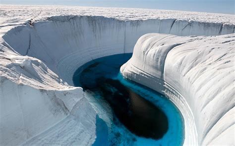 Ice Canyon in Greenland - Places To See In Your Lifetime