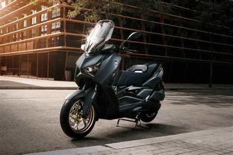 2023 YAMAHA XMAX 300/Tech Max雙版本海外發表：全新外觀、TFT儀表導入！