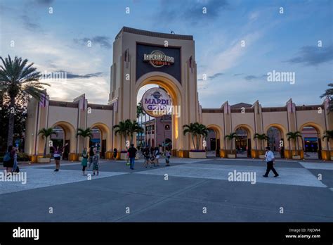 Main Entrance At Universal Studios Theme Park Orlando Florida At Night Stock Photo - Alamy