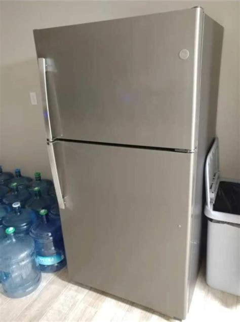 What Is A Garage Ready Refrigerator? (FAQ And Buyer's Guide)