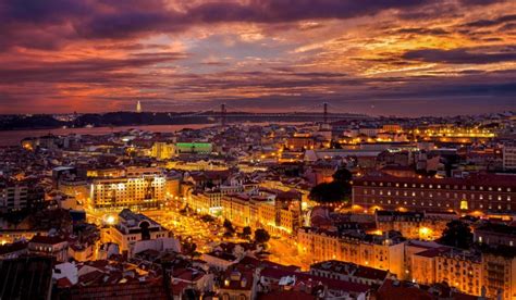 Lisbon by Night Private Tour (7h30PM-10h30PM) | Lisbon Private Tours