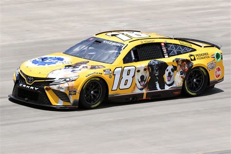 NASCAR: Dark horse replacement for Kyle Busch in 2023?