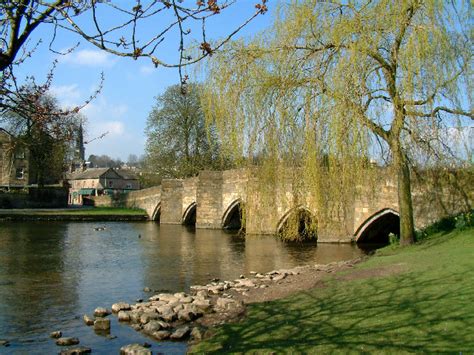 Bakewell Bridge © Mike Fowkes cc-by-sa/2.0 :: Geograph Britain and Ireland