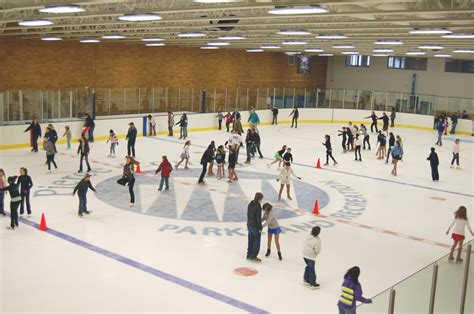 Big crowd enjoys Sprinker ice rink’s opening day | The Mountain News – WA