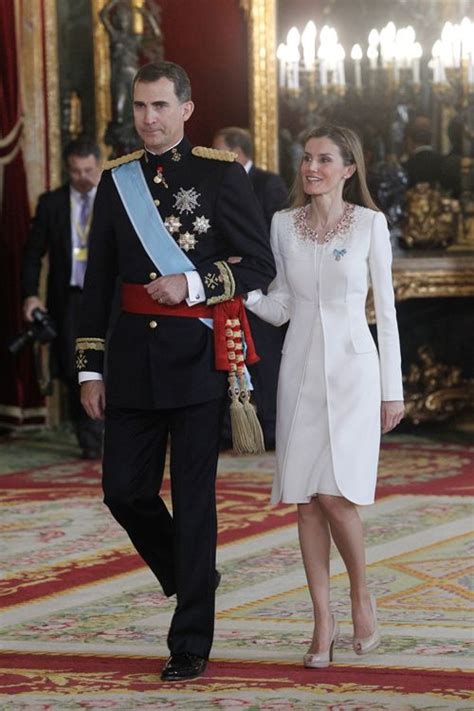 Queen letizia is a vision of royal perfection at king felipe s ...