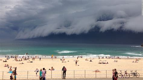 Spectacular shelf cloud seen over Sydney - CNN