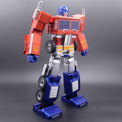 Hasbro announces a Limited Edition Optimus Prime robot and then ...