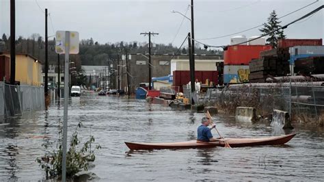 Oregon, Washington hit with deadly storms, flooding | Fox News