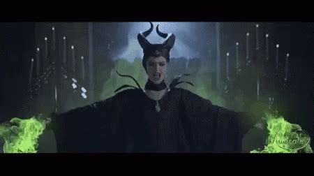 Maleficent Hungry GIF - Maleficent Hungry Bitchmode - Discover & Share GIFs