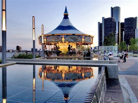 Detroit Riverfront | Detroit MI