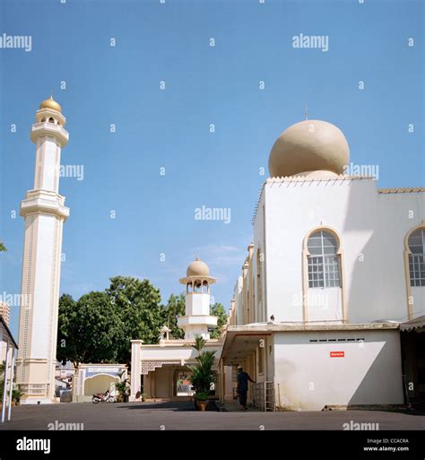 Kampung Baru Mosque in the Islamic district of Kampung Baru in Kuala ...