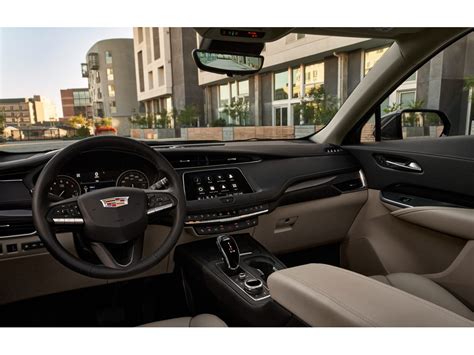 2025 Cadillac XT4: 145 Interior Photos | U.S. News