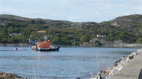 BBC News - In pictures: Lochinver rescue of sinking fishing boat