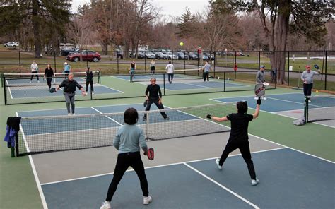 Neighbors blast Wilton club's plan to expand pickleball