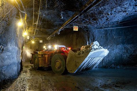 Underground_mining_Finsch_mine_South_Africa_ | Ajediam