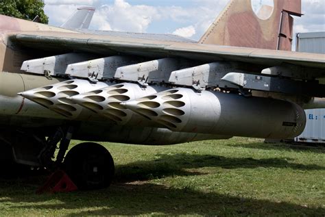 Su-25K Frogfoot rocket launchers (3562 x 2385) • /r/MilitaryPorn ...