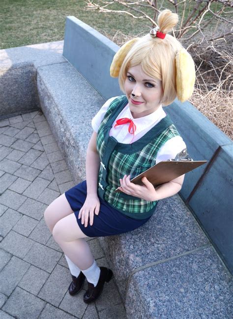 Isabelle from Animal Crossing cosplayed by Dia | Best cosplay, Animal crossing, Cosplay