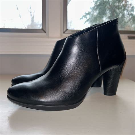 Ecco Black Leather Sculptured Heel Ankle Booties Rubb… - Gem