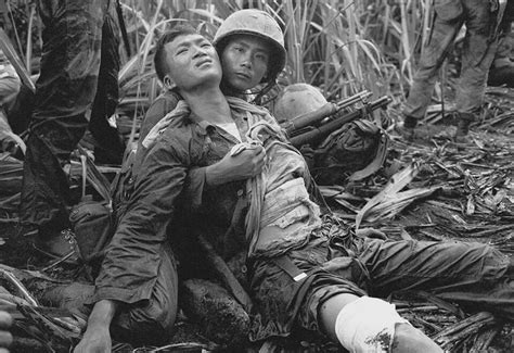 How many Vietnamese people fell down in the Vietnam War?