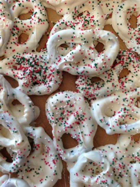 White chocolate covered pretzels-so fast and easy! | White chocolate covered pretzels, Chocolate ...