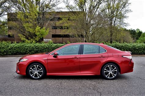 2020 Toyota Camry Hybrid Review (Big Fuel Savings) – Auto Trends Magazine