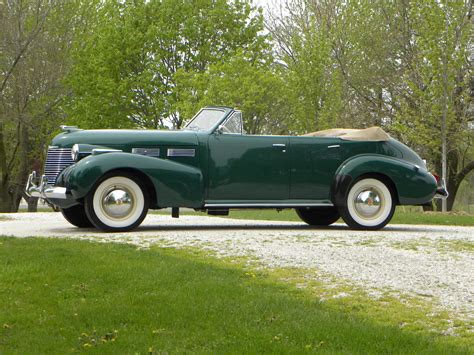 1940 Cadillac | Volo Museum