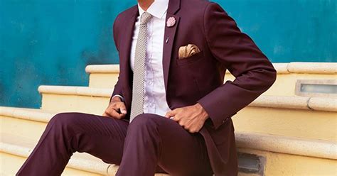 How to Properly Wear Suit Pins | PinProsPlus