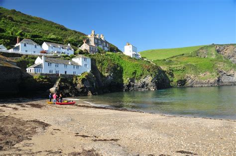 "Port Isaac Beach" by Tony Messenger at PicturesofEngland.com