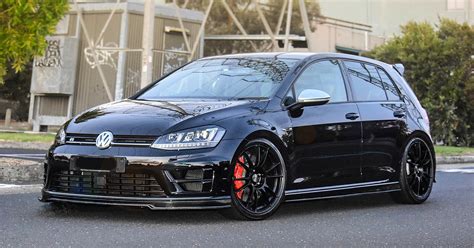 SAVAGE Black on Black Golf Mk7-R!