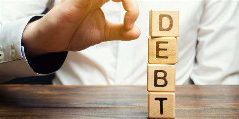 Pros and Cons of a Debt Consolidation Mortgage Refinance