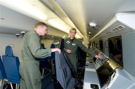 Meet the P-8A Poseidon, the Navy's new sub hunter (pictures) - CNET