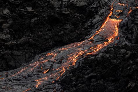 Dramatic Images and Film Document the Beauty of Iceland's Lava Flow ...