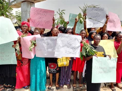 [BREAKING] #NigeriaElections2023: Abuja women protest election results ...