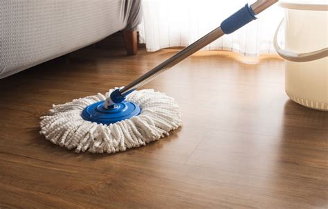 How to Clean Wood Floors