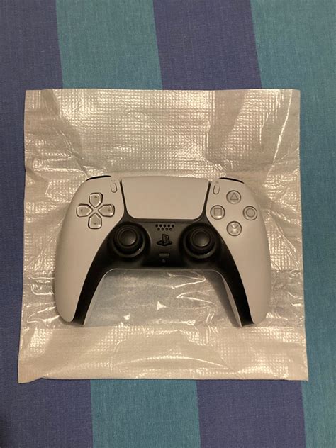 PS5 Controller - White, Video Gaming, Gaming Accessories, Controllers on Carousell