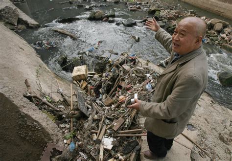 26 Shocking Photos Of The Pollution In China's Yangtze River