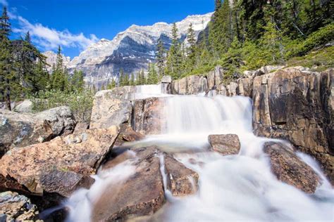 9 BEST Hikes that Start from Moraine Lake - Destinationless Travel